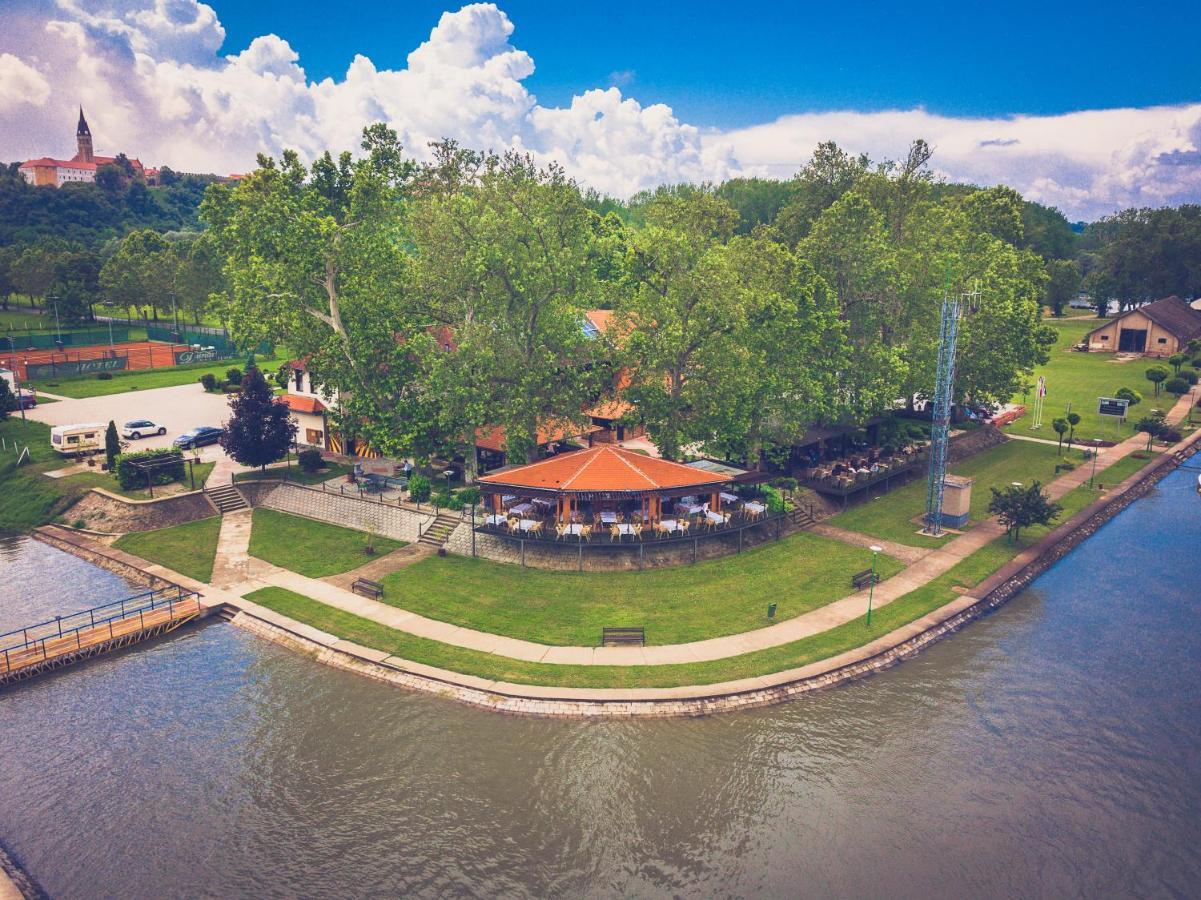 Hotel Dunav Ilok Exterior foto